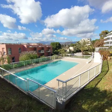 アパート Magnifique Avec Terrasse Et Piscine ニース